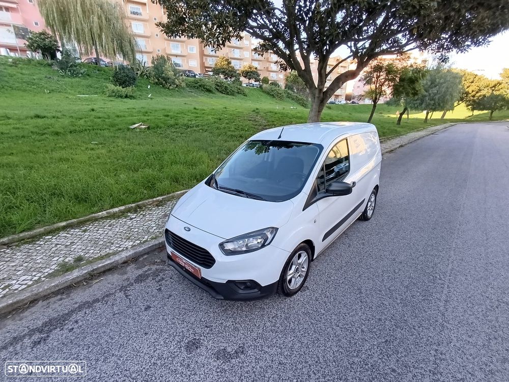 Ford Transit Courier - 28