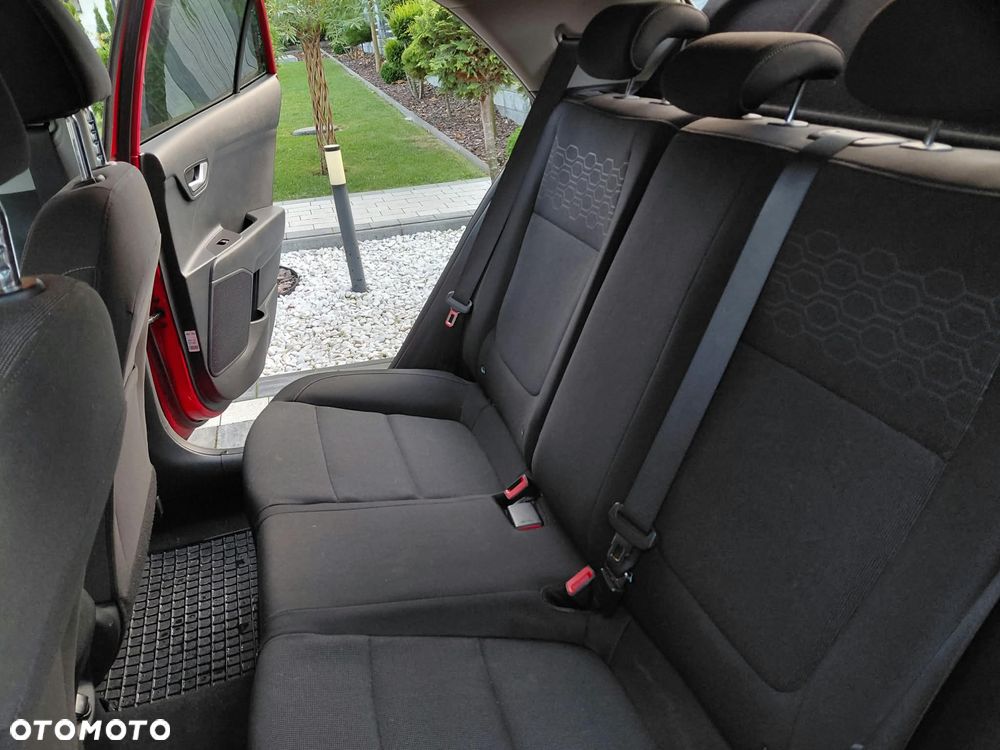 Kia Rio - 17