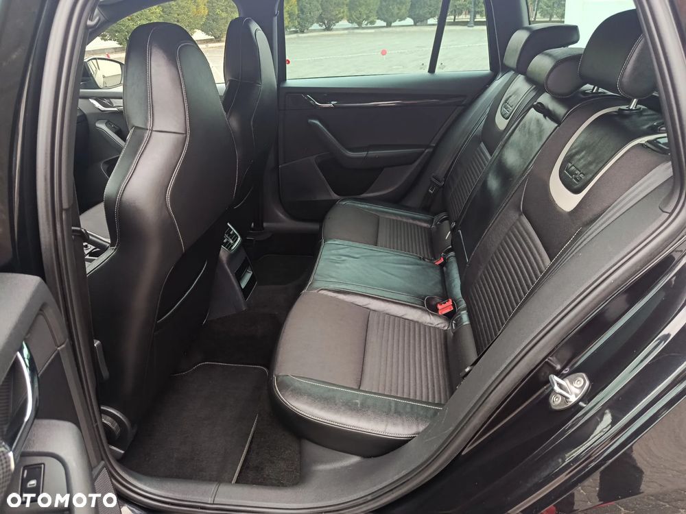 Skoda Octavia Combi 2.0 TDI RS - 21