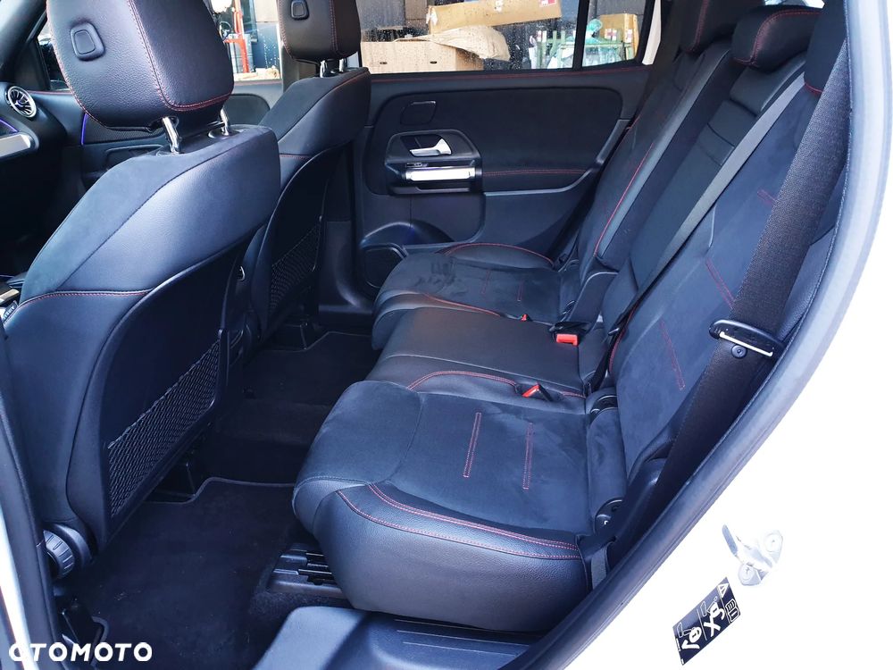 Mercedes-Benz GLB 200 d AMG Line 8G-DCT - 12