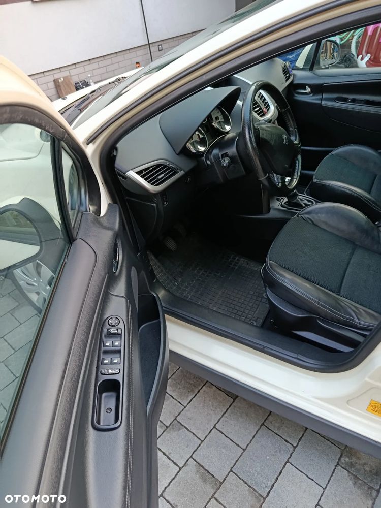 Peugeot 207 1.6 - 19
