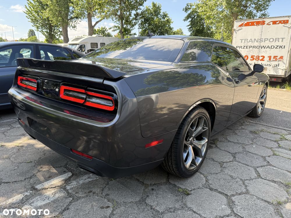 Dodge Challenger - 7