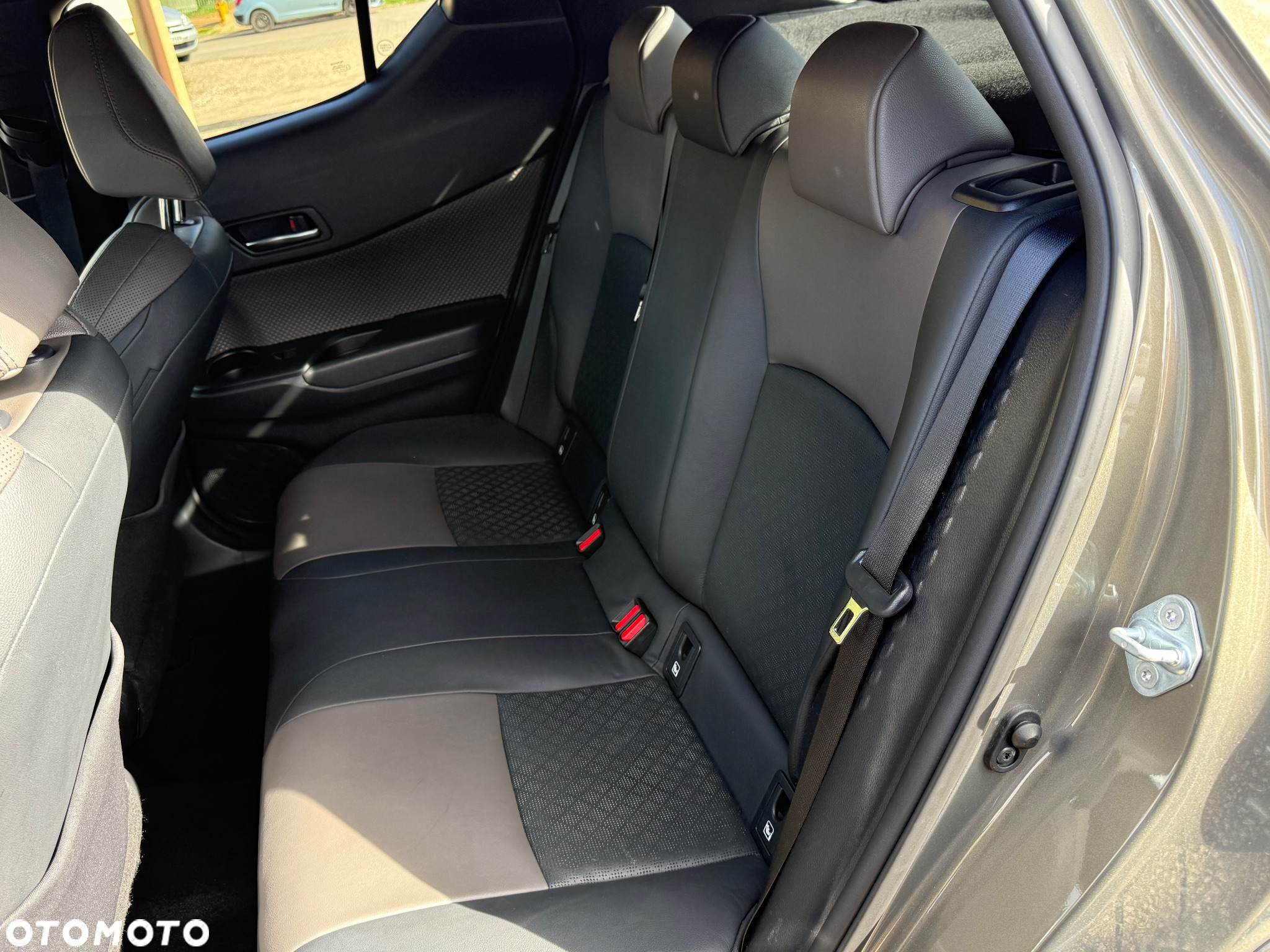 Toyota C-HR 1.8 Hybrid Selection - 25