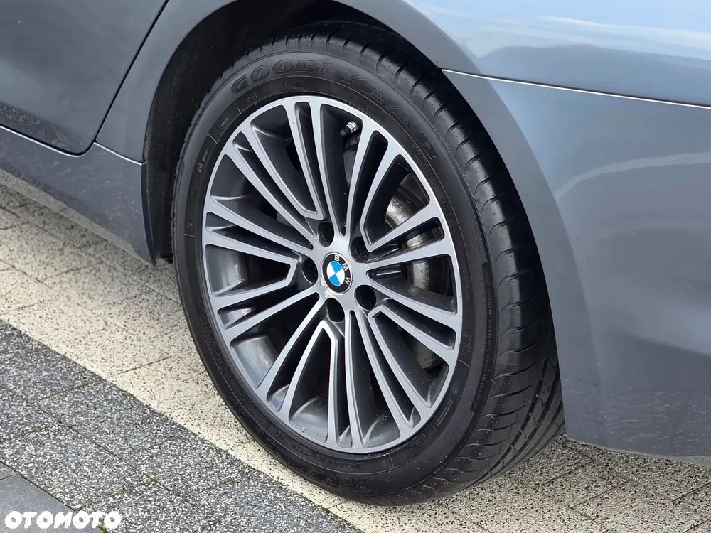 BMW Seria 5 520i GPF Sport Line sport - 32