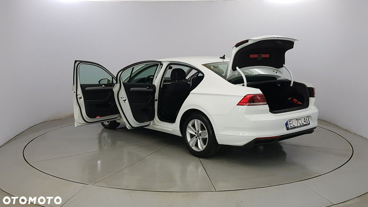 Volkswagen Passat 2.0 TSI Business DSG - 11