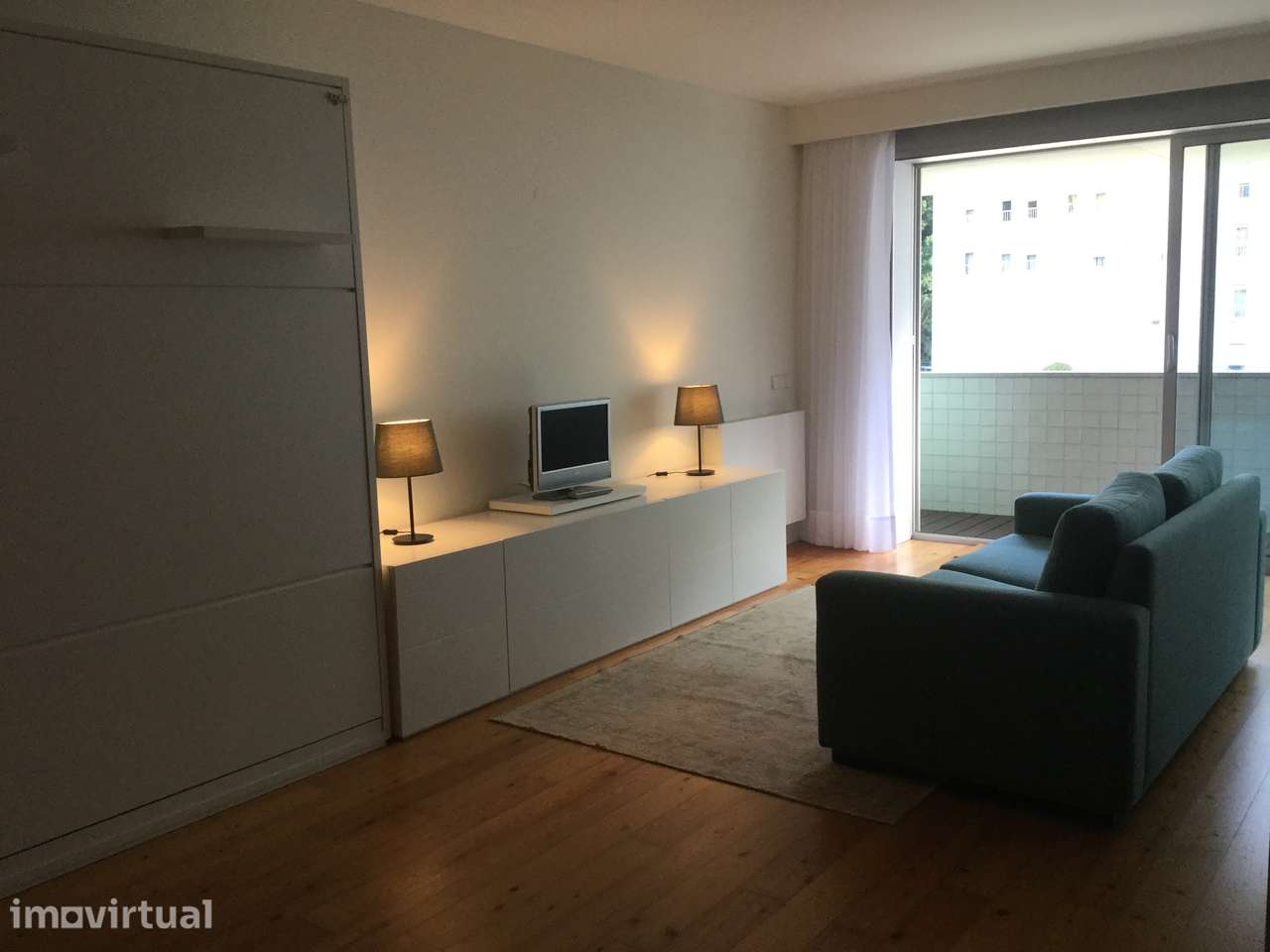 Apartamento T0 com varanda em Lordelo do Ouro - Grande imagem: 2/12