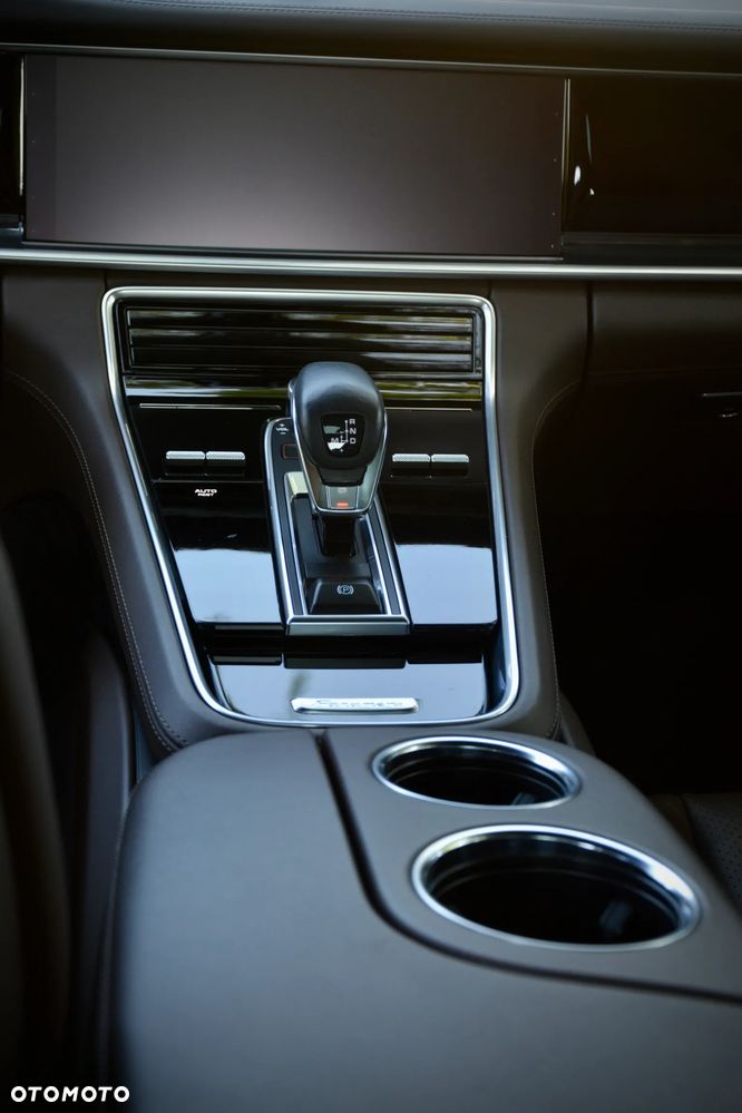 Porsche Panamera - 16