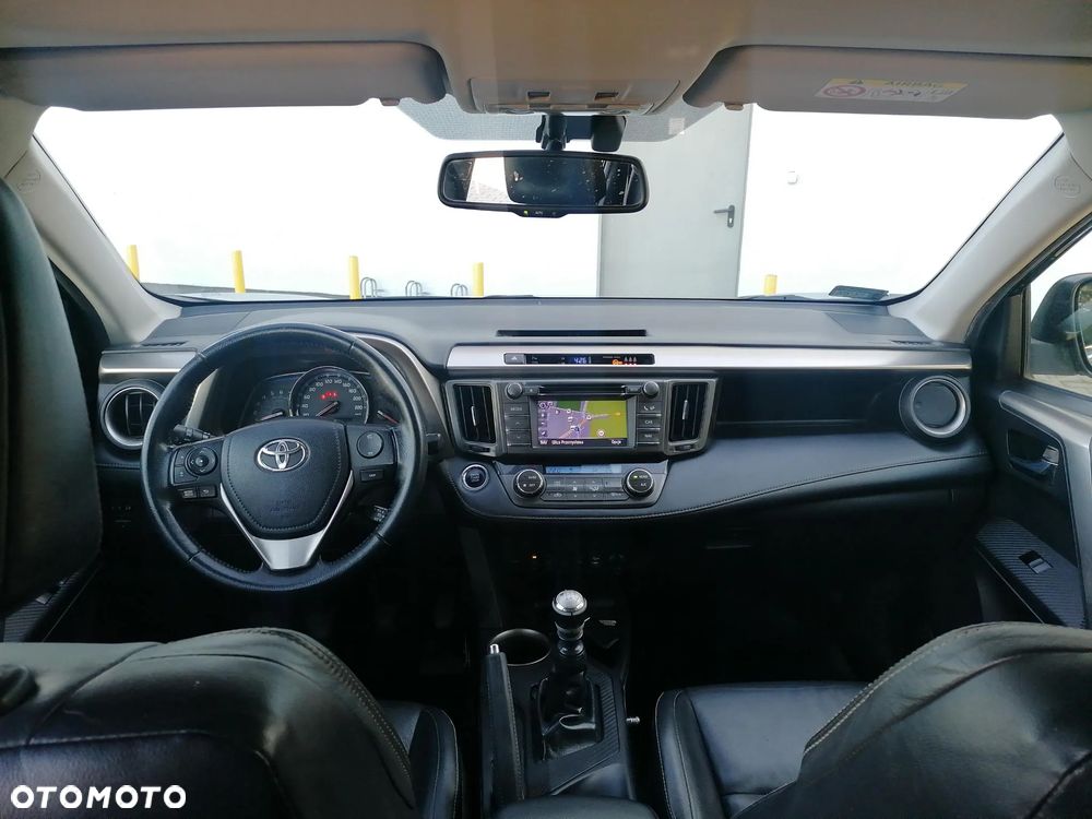 Toyota RAV4 2.2 D-4D Prestige - 13