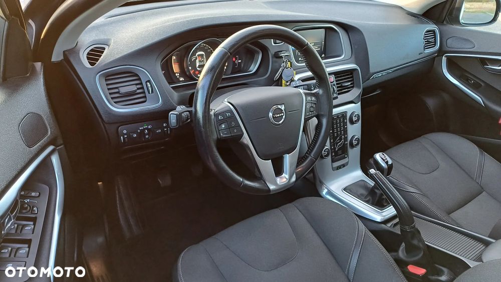Volvo V40 Cross Country D2 Momentum - 10