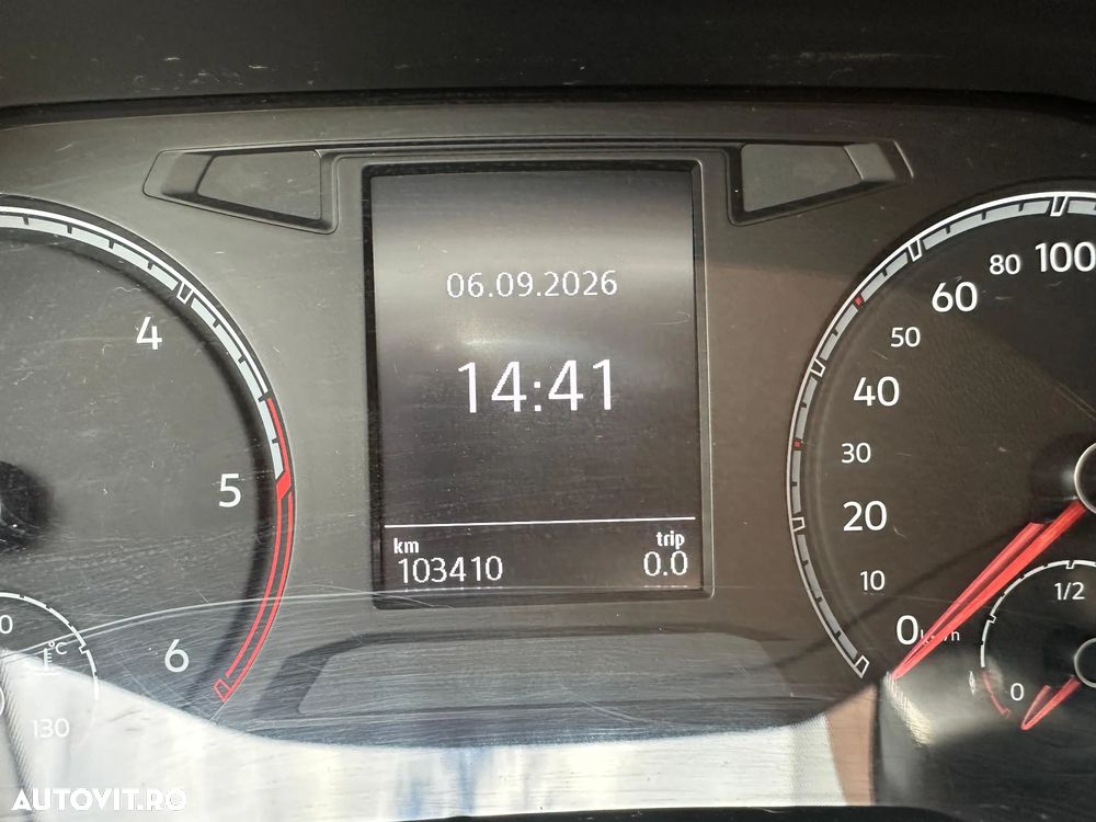 Volkswagen T-Roc - 10