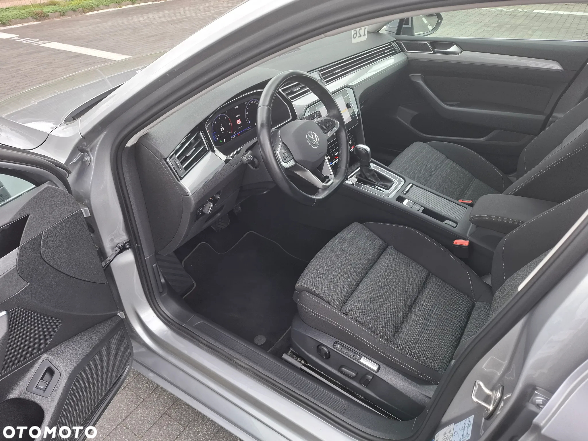 Volkswagen Passat Variant 2.0 TDI SCR DSG Business - 14