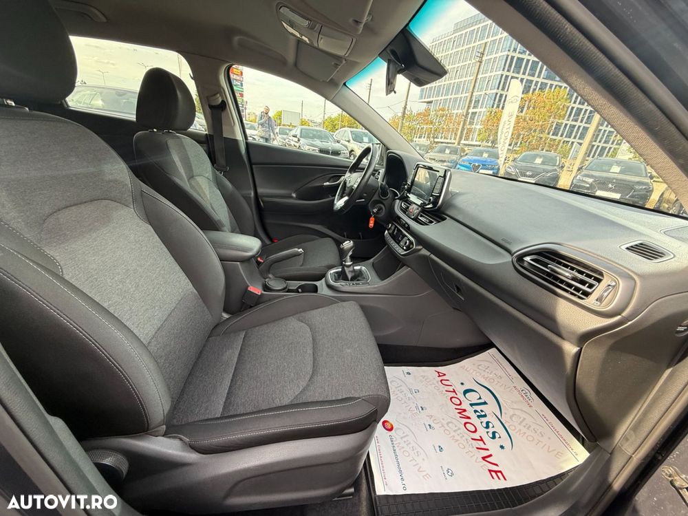 Hyundai i30 1.5 110CP M/T Highway - 16