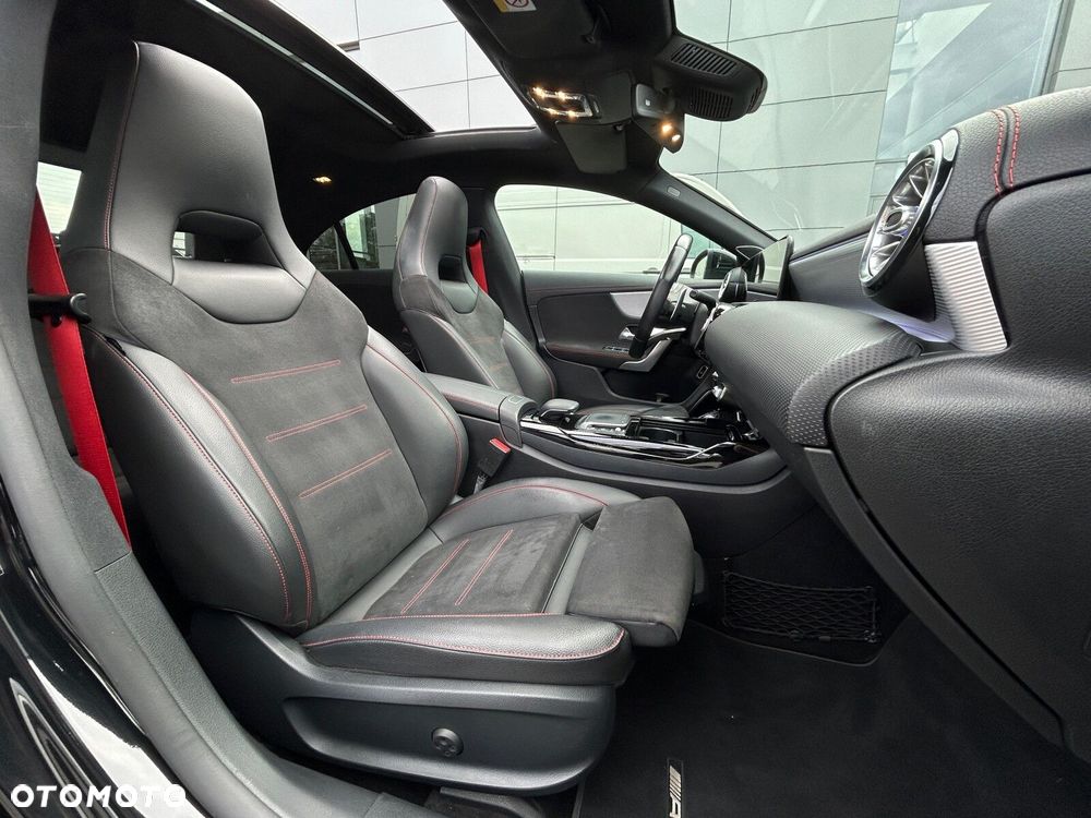 Mercedes-Benz CLA AMG 35 4-Matic 7G-DCT - 17
