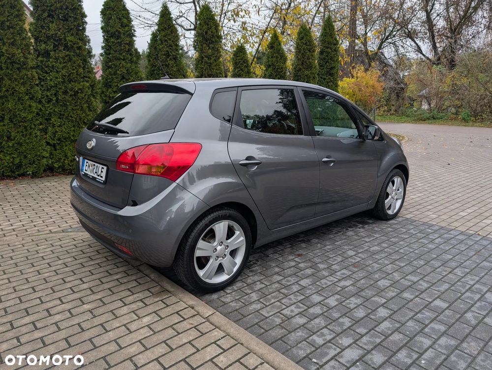 Kia Venga 1.6 L - 10