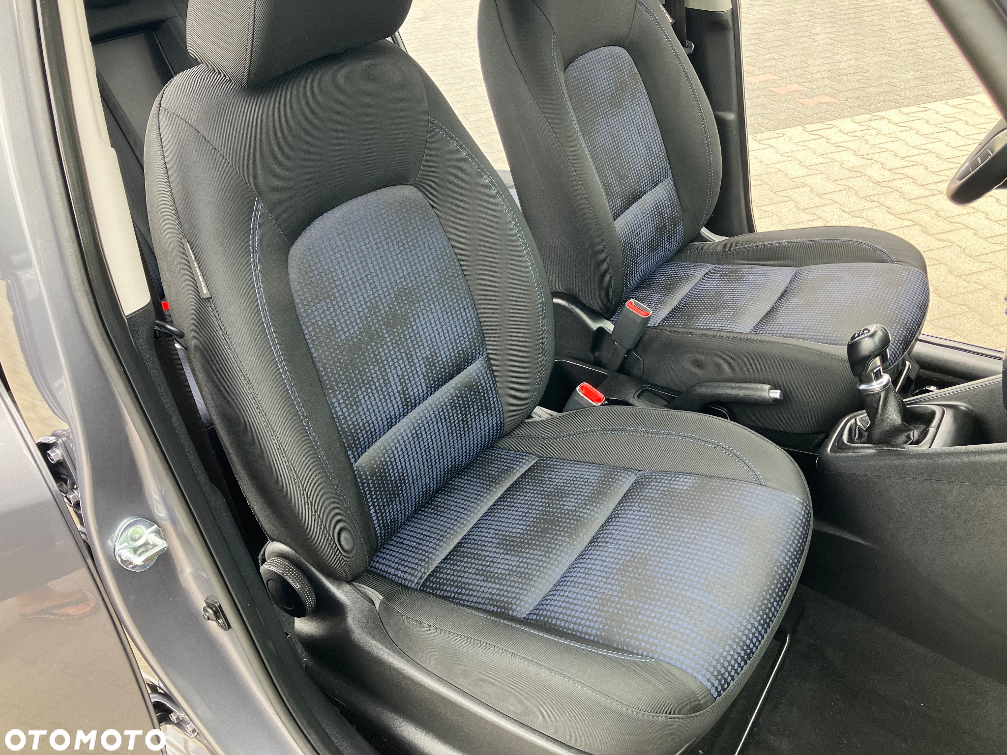 Hyundai ix20 1.4 blue - 15