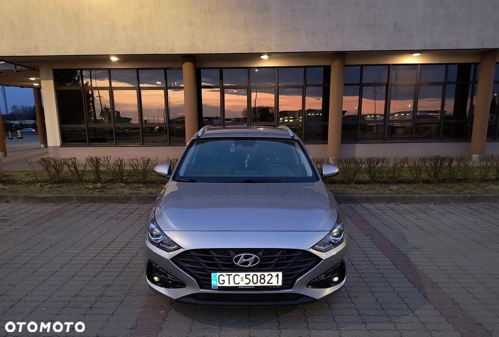 Hyundai i30 1.6 D Classic + - 8