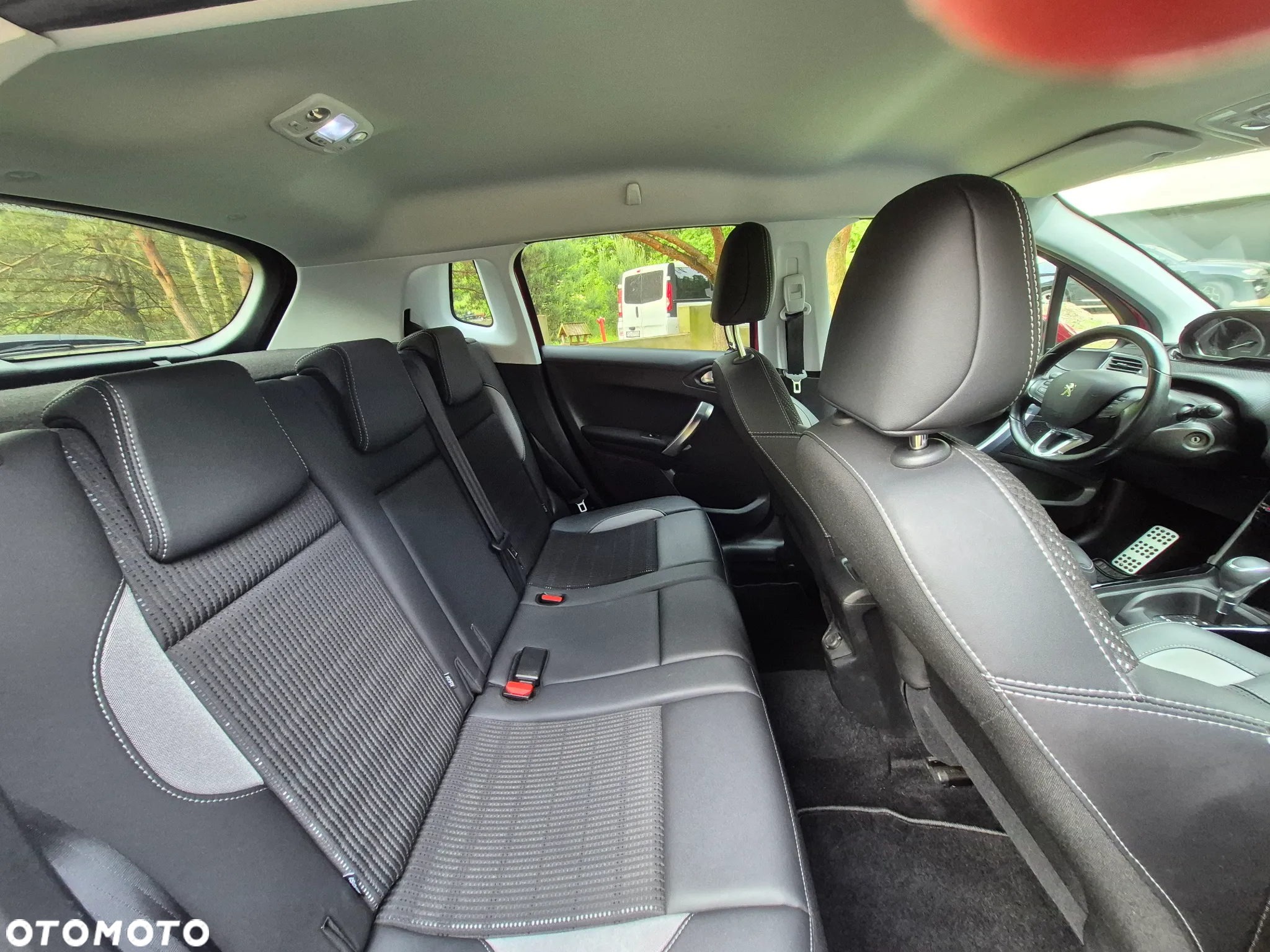 Peugeot 2008 1.2 Pure Tech Allure S&S EAT6 - 10