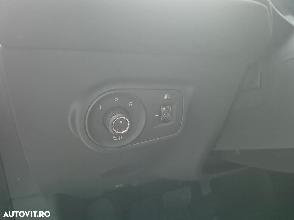 MG ZS HEV 1.5 GSI AT Exclusive - 12