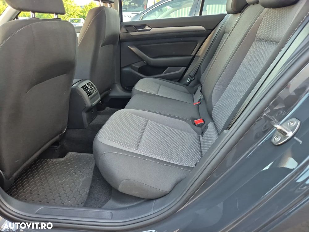 Volkswagen Passat 1.5 TSI ACT Advance - 17
