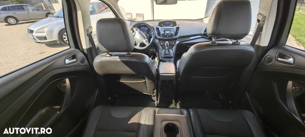 Ford Kuga 2.0 TDCi Powershift 4WD Titanium - 3
