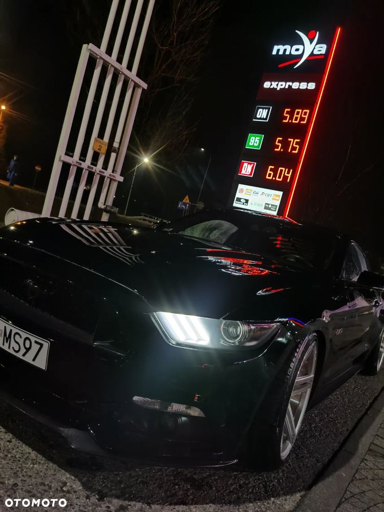 Ford Mustang 5.0 V8 GT - 2