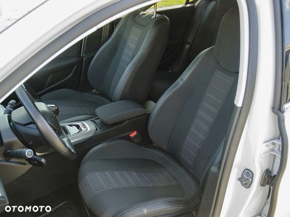 Peugeot 308 1.5 BlueHDi Allure S&S - 21