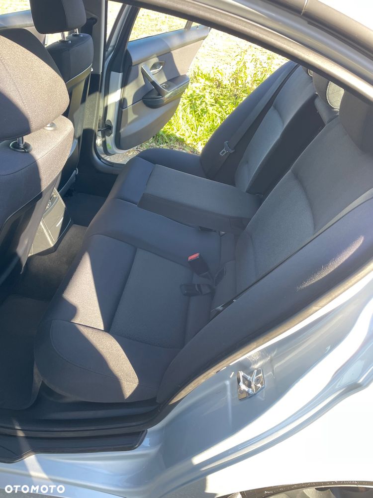 BMW Seria 3 320i - 16