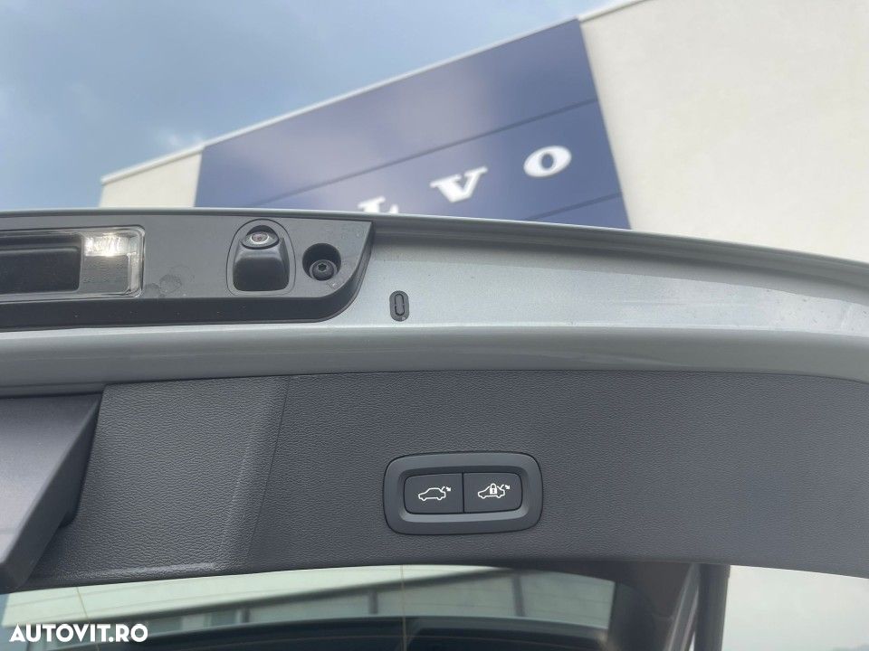 Volvo XC 40 B3 AT FWD MHEV Core - 12