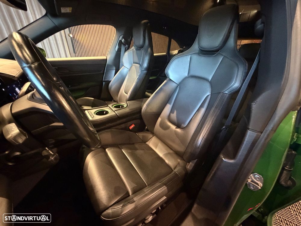 Porsche Taycan Cross Turismo 4S - 25