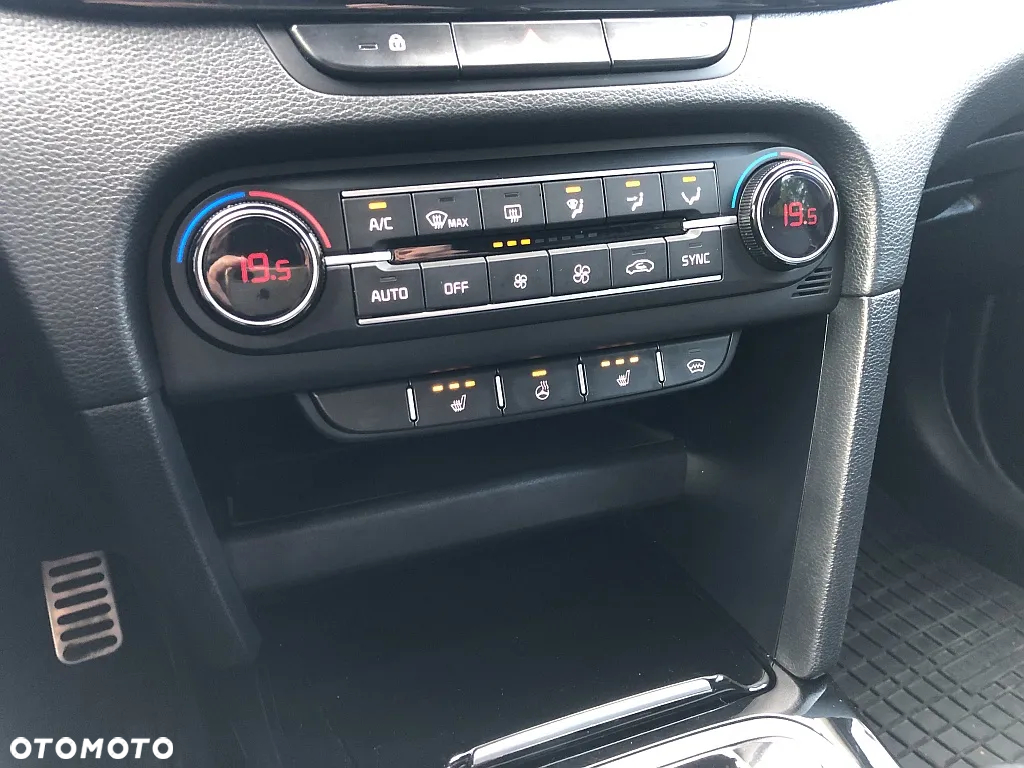 Kia Ceed 1.5 T-GDI L Business Line DCT - 25