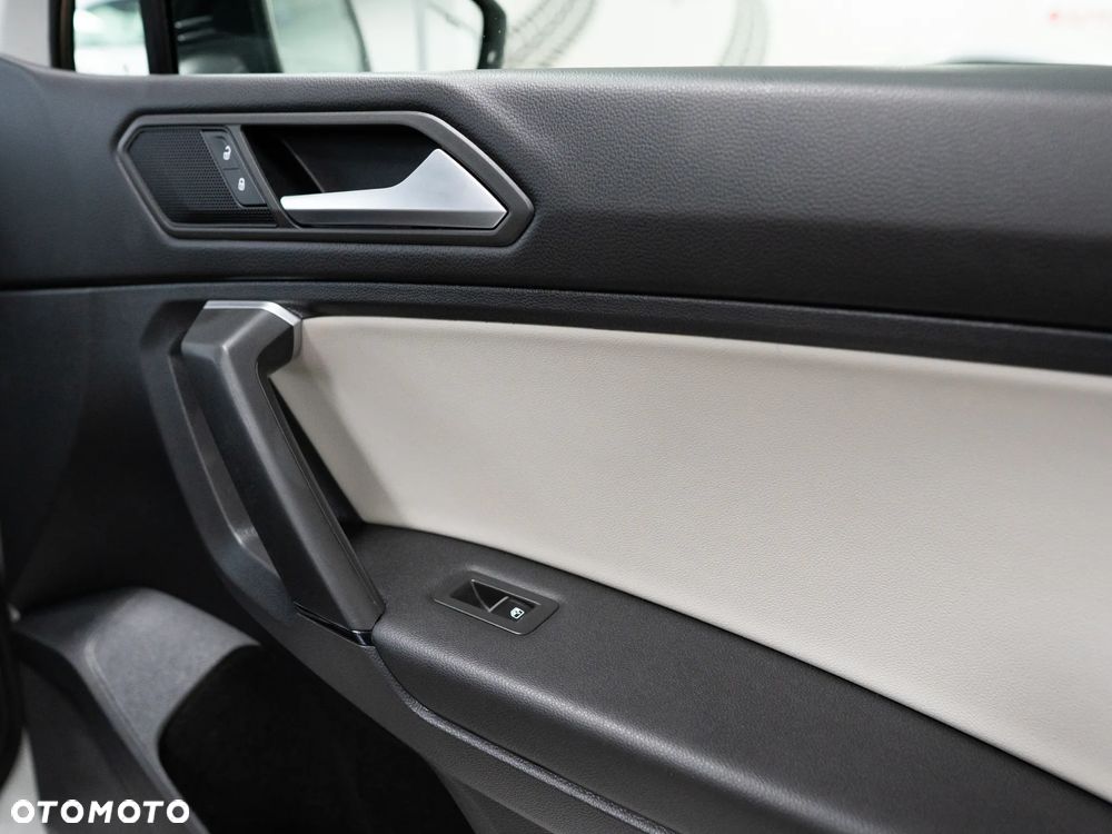 Volkswagen Tiguan - 30