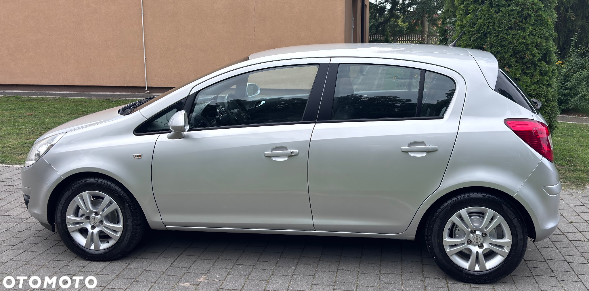Opel Corsa 1.4 16V Cosmo - 11