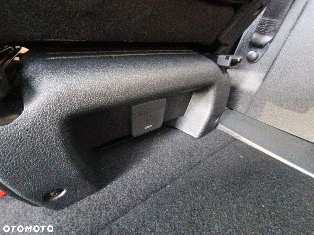 Peugeot Traveller 2.0 BlueHDi Long Business EAT8 - 31