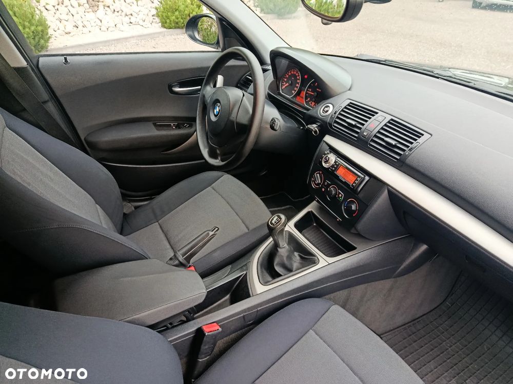 BMW Seria 1 118d - 26