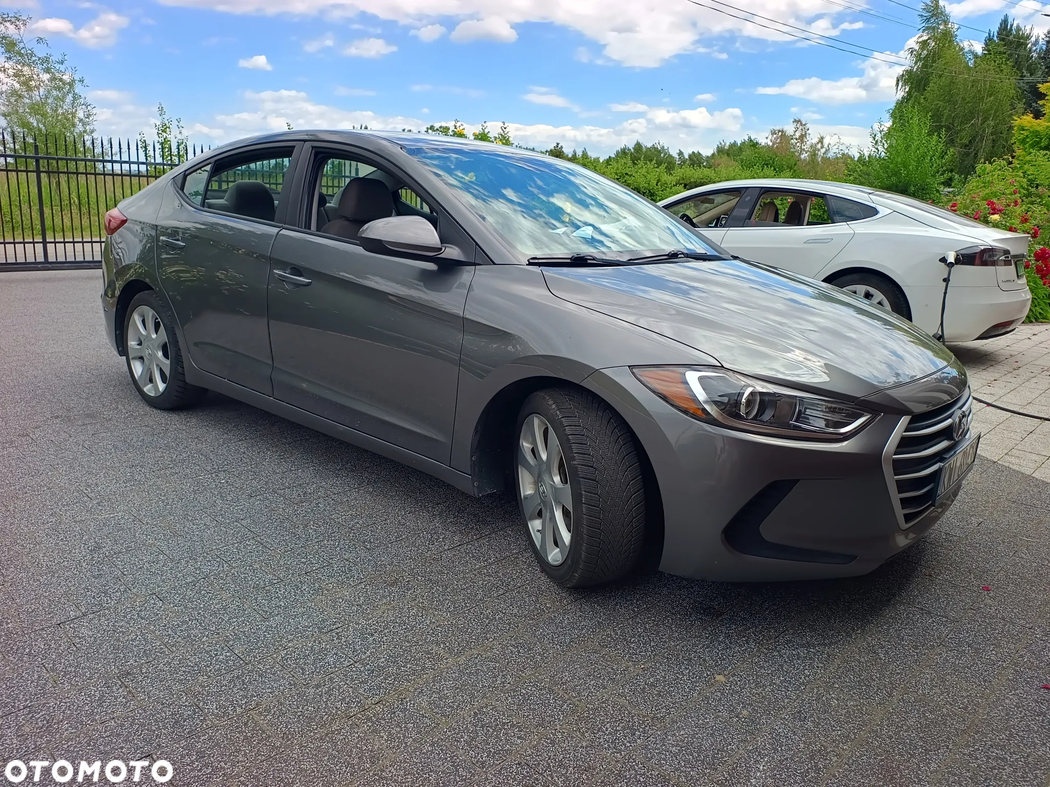 Hyundai Elantra 1.6 Comfort Premiere - 4