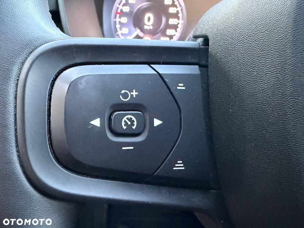 Volvo XC 40 T2 Essential - 18