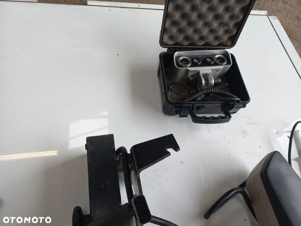Element sterujący,podłokietnik 0011180522,claas,massey,płyta bezpieczników ecu,4353177m96,m91,m92,m93,m94,m95,cam pilot 019 993.1 ,21845120,6600,7600,dzojstick,elektronika podłokietnika,axion,arion,john deere,al160288,al150773,sauer danfos pvres155B4529 VALTRA,155B4228,DZWIGNIA REWERSU CNH 48111819,STEROWANIE - 5