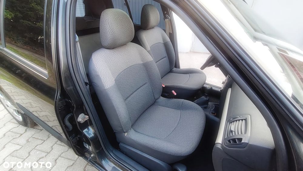 Renault Clio - 6