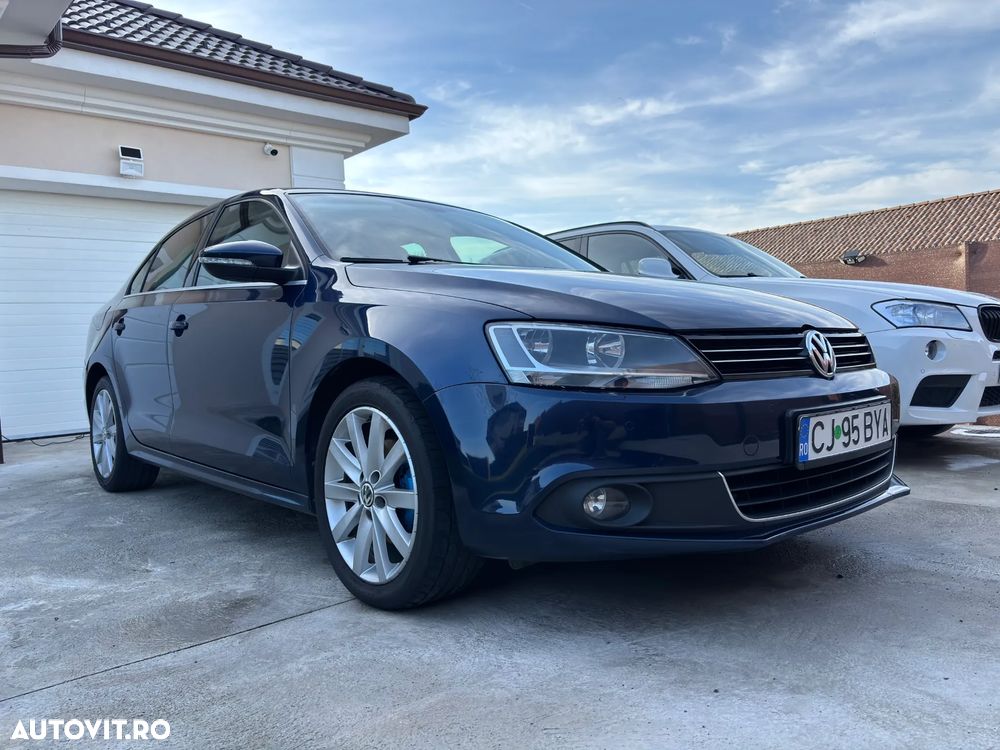 Volkswagen Jetta 2.0 TDI DSG Highline - 21