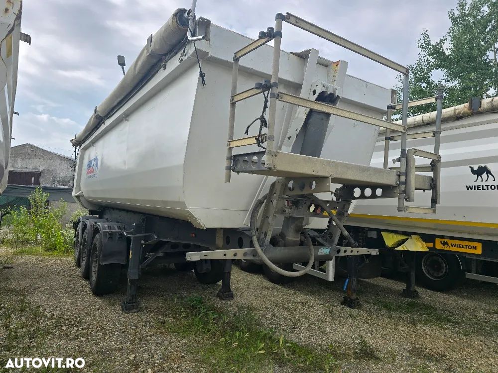 Schmitz Cargobull SKI 24 - 1
