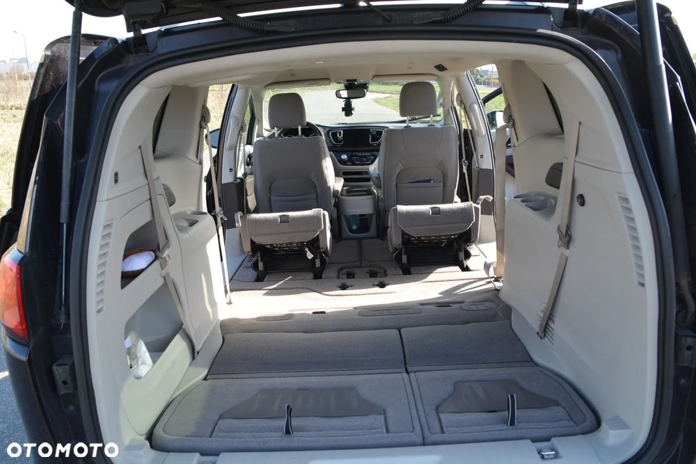 Chrysler Pacifica - 25