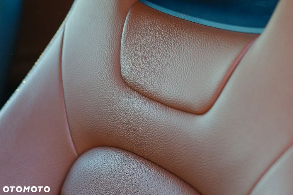 Mercedes-Benz Klasa C 300 Cabrio 9G-TRONIC AMG Line - 18