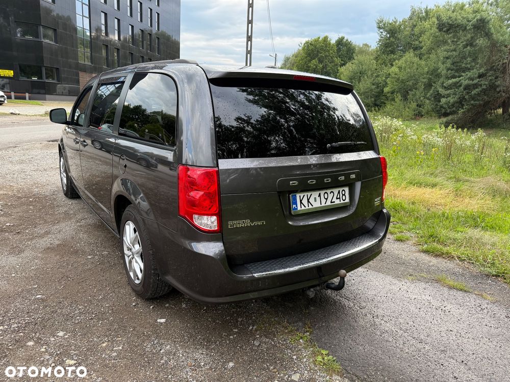 Dodge Grand Caravan - 3