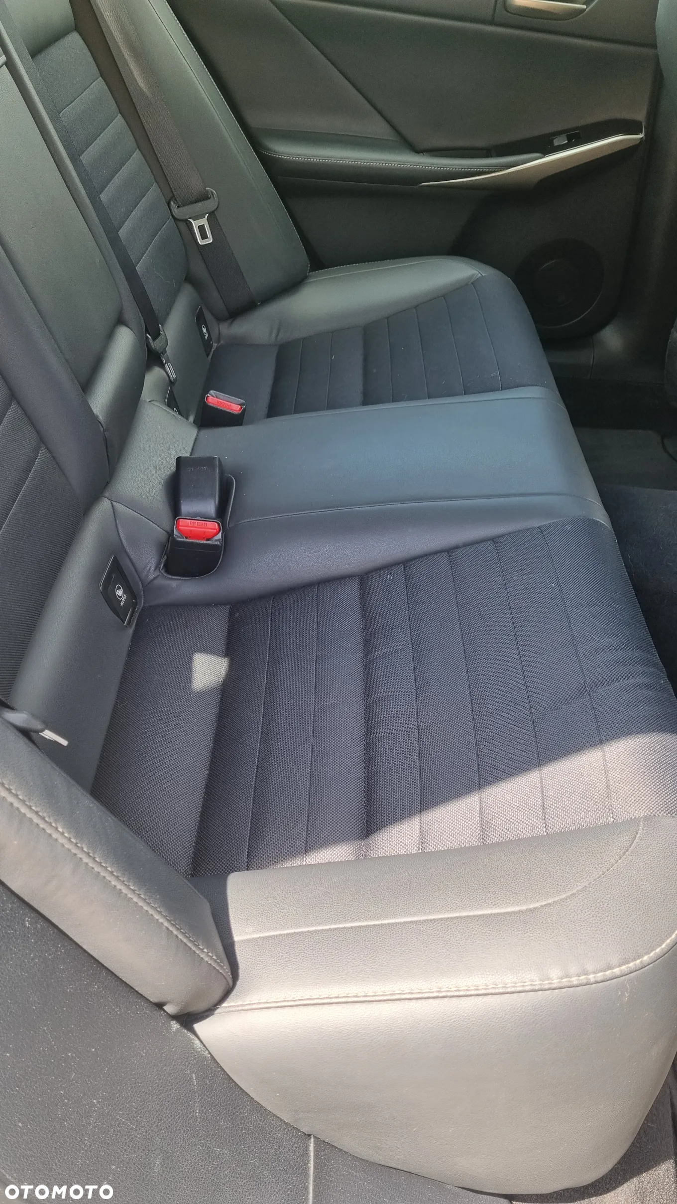 Lexus IS 200t / 300 Elegance - 13