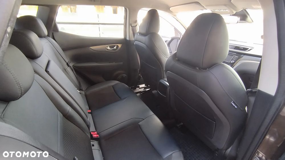 Nissan Qashqai 1.7 dCi TEKNA+ - 8