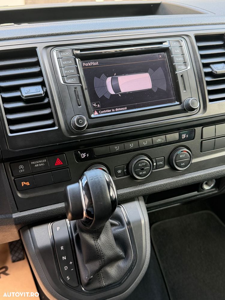 Volkswagen Caravelle - 12