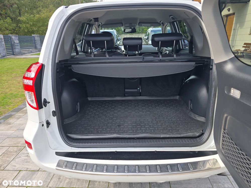 Toyota RAV4 2.0 VVT-i Premium - 17