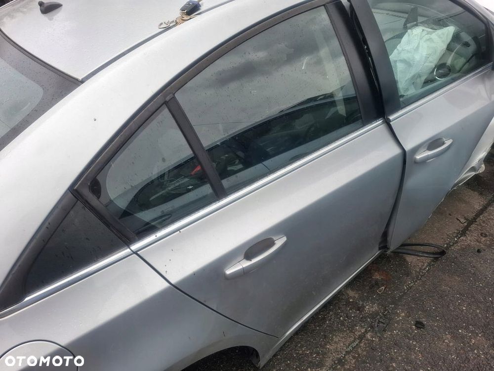 DRZWI PRAWE TYŁ TYLNIE CHEVROLET CRUZE GAN SEDAN - 2