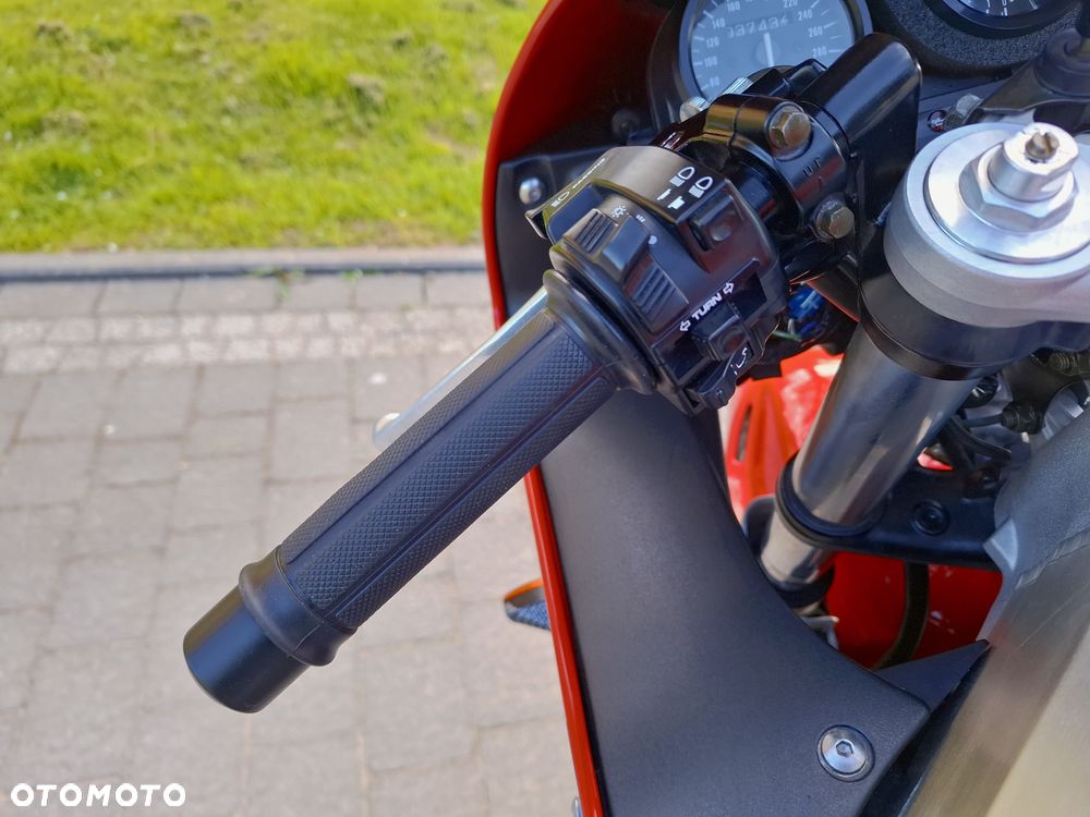Honda CBR - 32