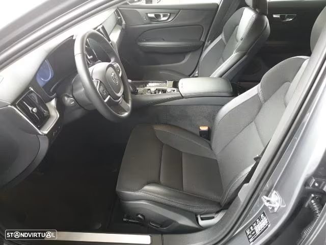 Volvo V60 2.0 T8 AWD TE Momentum Plus - 5